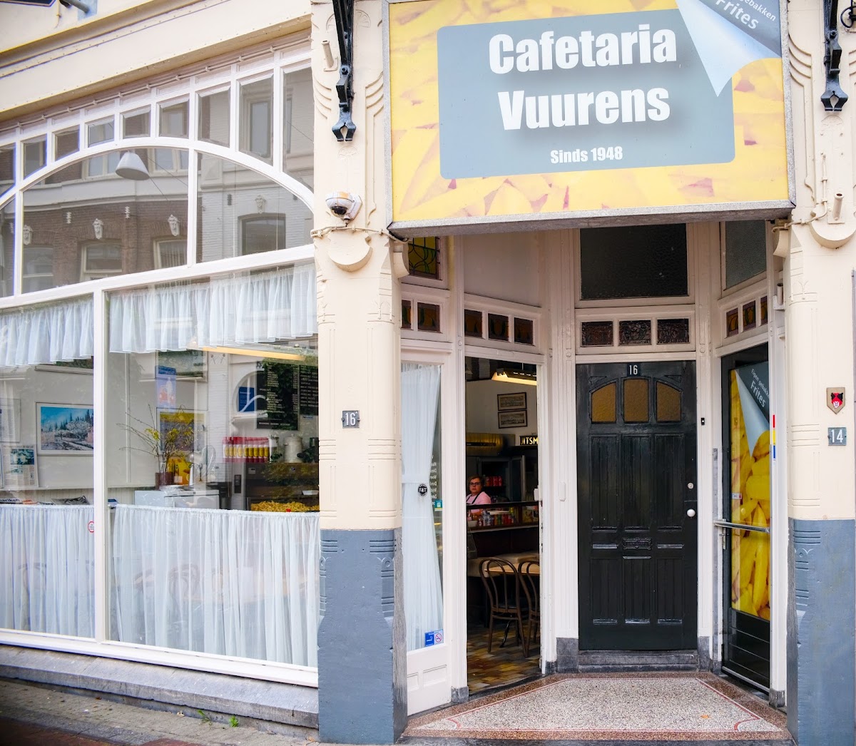 Cafetaria Vuurens🍟 - 1