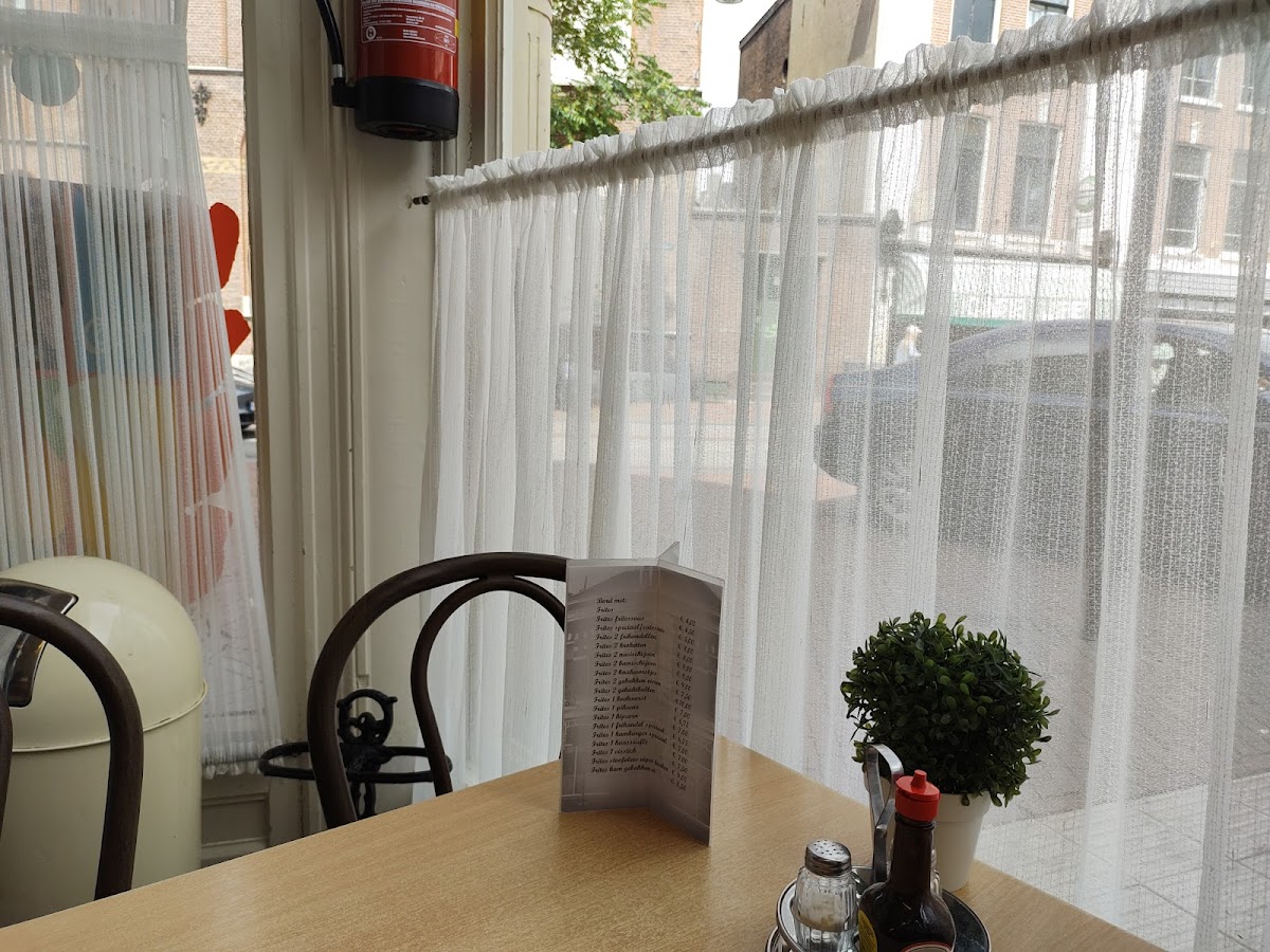 Cafetaria Vuurens🍟 - 10